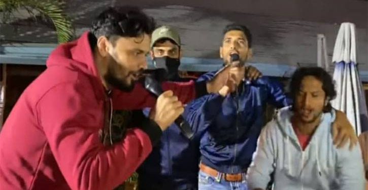 নাচে-গানে মাতোয়ারা মাশরাফি-সাকিবরা