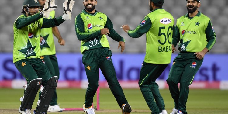 অবশেষে করোনামুক্ত পাকিস্তান দল