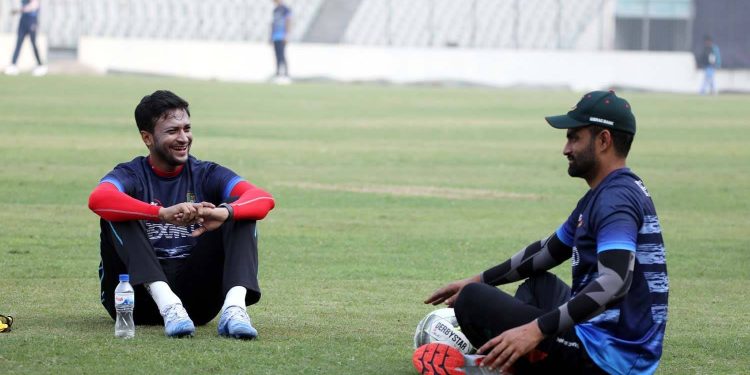 চারে ব্যাট করতে সমস্যা নেই সাকিবের: তামিম