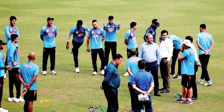 ‘ভ্যাকসিন বন্টনে ক্রিকেটাররা অগ্রাধিকার পাবেন’