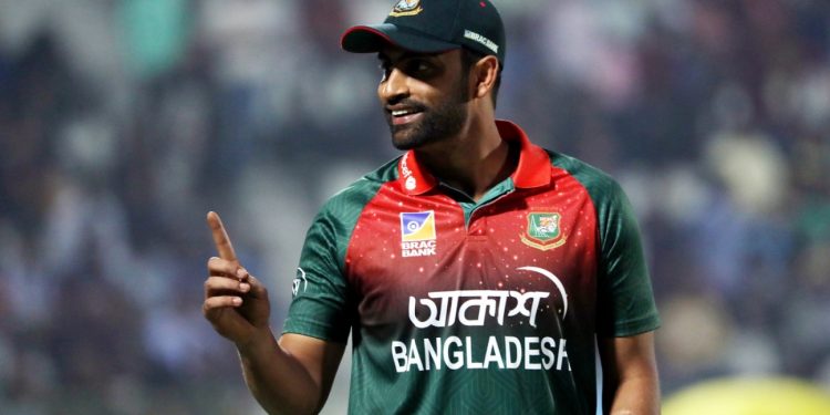 মুশফিক-সাকিবদের জার্সিতে ‘আকাশ’