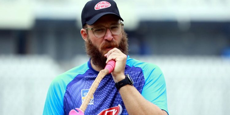 ভেট্টোরির সঙ্গে চুক্তি বাড়াবে না বিসিবি