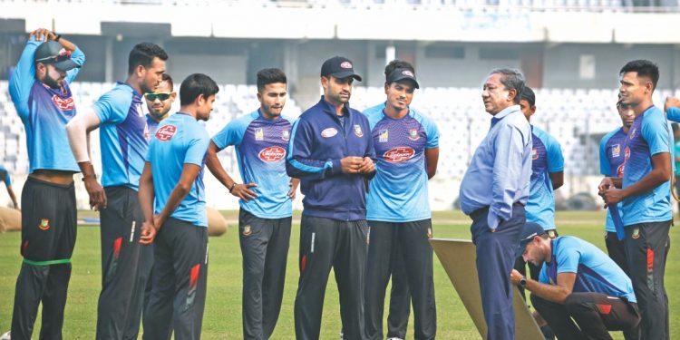 ‘ক্রিকেটারদের জন্য টিকা বাধ্যতামূলক নয়’