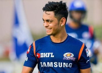 ১১ ছক্কায় ১৭৩, সঙ্গে ৭ ক্যাচে রেকর্ড