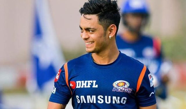 ১১ ছক্কায় ১৭৩, সঙ্গে ৭ ক্যাচে রেকর্ড