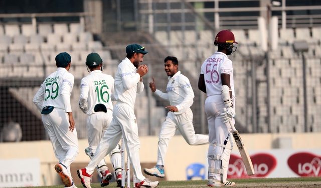 শেষ বিকেলে ম্যাচে ফিরল বাংলাদেশ