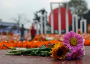 ভাষা শহীদদের প্রতি সাকিব-তামিমদের বিনম্র শ্রদ্ধা