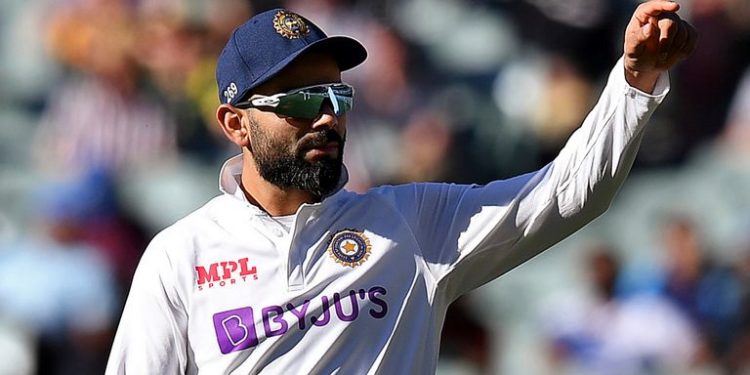 ধোনির রেকর্ড টপকে গেলেন ‘অধিনায়ক’ কোহলি