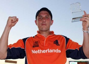 গুডবাই বললেন নেদারল্যান্ডসের কিংবদন্তি বারেসি