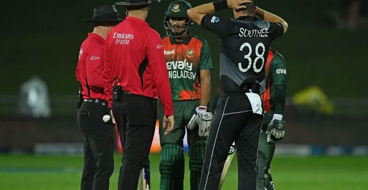 নিউজিল্যান্ডে অফিসিয়ালদের উদ্ভট কাণ্ড, সমালোচনার ঝড়!