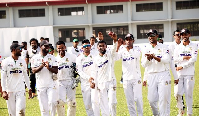 অপুর ১০ উইকেট, এবং…