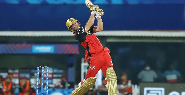 রুদ্ধশ্বাস লড়াইয়ে জিতল কোহলির ব্যাঙ্গালোর