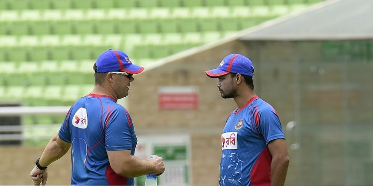 ৮ বছরের জন্য নিষিদ্ধ মাশরাফি-মুস্তাফিজদের কোচ
