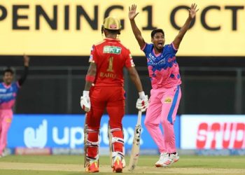 বল হাতে হতাশ করলেন ‘দুর্ভাগা’ মুস্তাফিজ