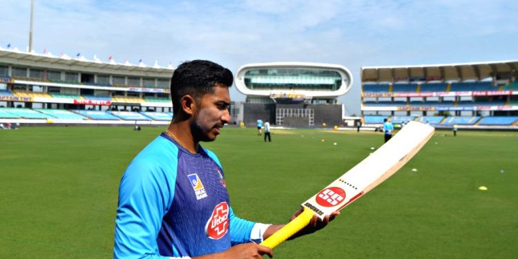 ফেরার লড়াই শুরু সৌম্যর