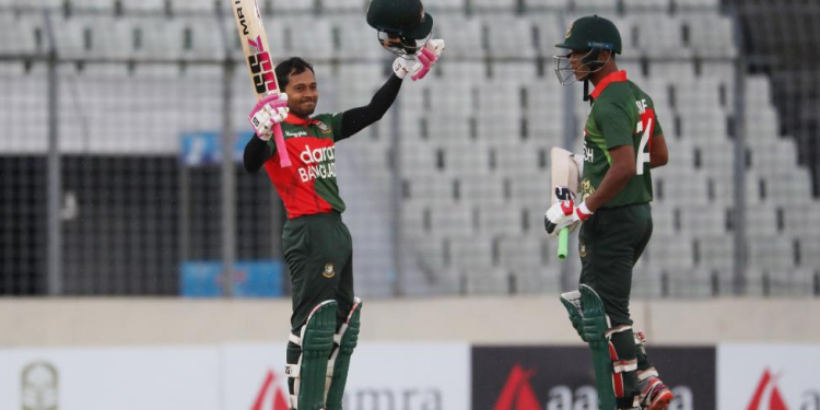 সেঞ্চুরির ঝলমলে দিনে নতুন উচ্চতায় মুশফিক
