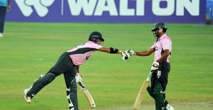 সুপার ওভারের নাটকীয়তায় সুপার লিগে মোহামেডান
