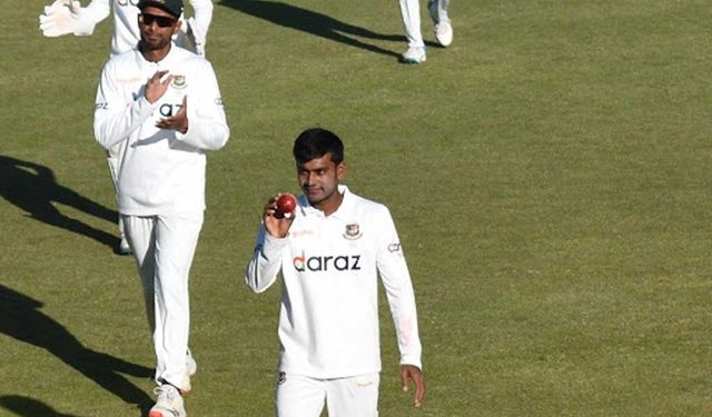 সাকিব-মিরাজের দাপট, বড় লিড বাংলাদেশের