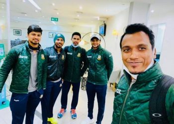জিম্বাবুয়ে থেকে ফিরেই হোটেলবন্দী সাকিব-রিয়াদরা