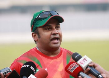 ব্যাংকে না রেখে ক্রিকেট উন্নয়নে টাকা ব্যয় করার সময় এসেছে