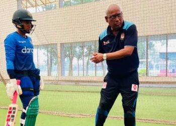 নিজেকে ফেরাতে প্রিয় কোচের কাছে মুশফিক
