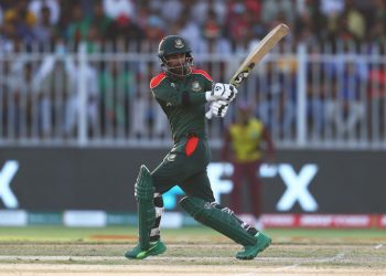 শেষ ওভার রোমাঞ্চে হেরে সেমির স্বপ্ন শেষ বাংলাদেশের