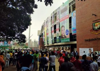 ভোটার দিনে উত্তাল মিরপুরের শেরেবাংলা