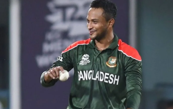 আফ্রিদির বিশ্বরেকর্ড ছুঁলেন সাকিব