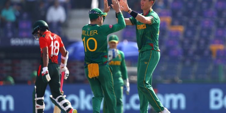 ৮৪ রানেই গুটিয়ে গেল বাংলাদেশ