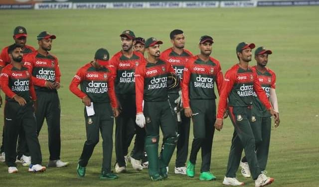 শেষ ওভারে রোমাঞ্চ, আশা জাগিয়ে হারল বাংলাদেশ