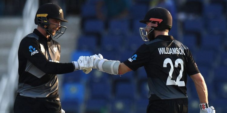 ভারতের স্বপ্নভেঙে সেমিতে নিউজিল্যান্ড