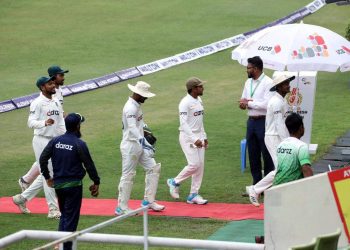 মাত্র ৩৮ বলে শেষ ঢাকা টেস্টের দ্বিতীয় দিন