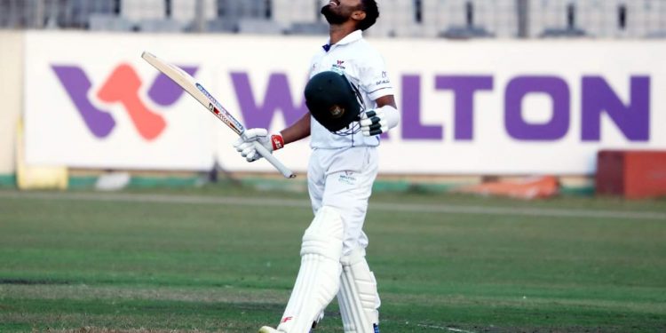 মিঠুনের ব্যাটে প্রথম ডাবল সেঞ্চুরি