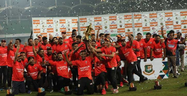 নাটকীয় জয়ে চ্যাম্পিয়ন কুমিল্লা