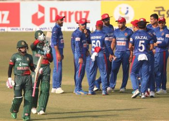 অভিষেকেই শূন্য এবং সাকিবদের হতাশ করা ব্যাটিং