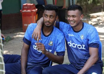 ডোনাল্ডে মুগ্ধ তাসকিন-শরিফুল