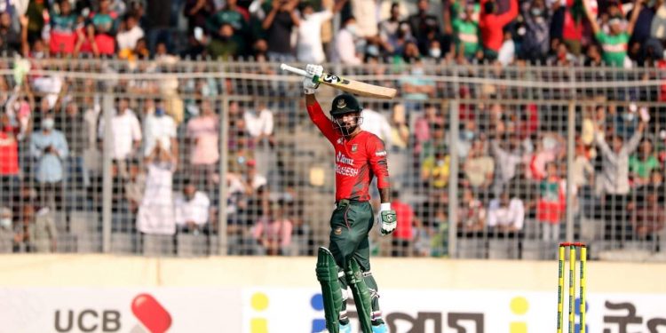 অভিষেক ইয়াসির-মুনিমের, লিটনের ব্যাটে রান