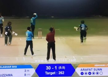 বিতর্কিত আম্পায়ারিং: মুকুলকে নোটিস