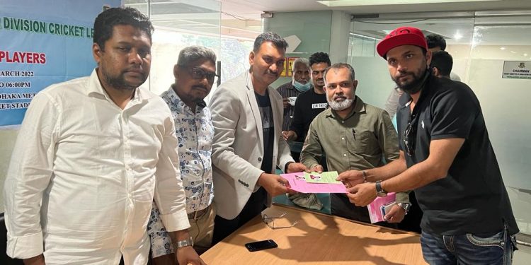 মাশরাফি লিজেন্ডস অফ রূপগঞ্জে