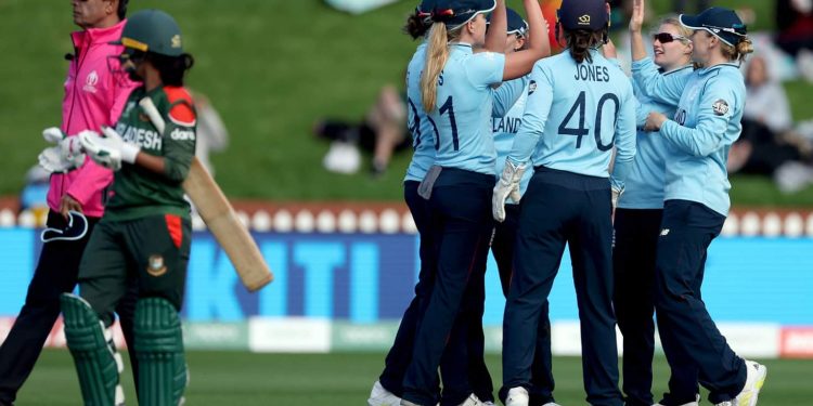 হতাশায় শেষ মেয়েদের বিশ্বকাপ