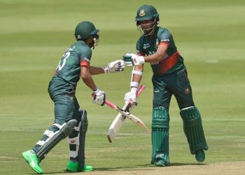 বাংলাদেশকে হারিয়ে সিরিজে ফিরল প্রোটিয়ারা
