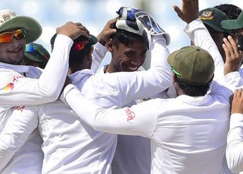 মোস্তাফিজের সার্ভিস টেস্টেও চান সুজন