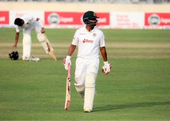 সম্ভাবনা জাগিয়েও পারলেন না ব্যাটসম্যানরা
