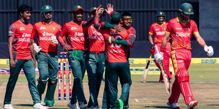 মোসাদ্দেকের হাত ধরে উড়ল বাংলাদেশ