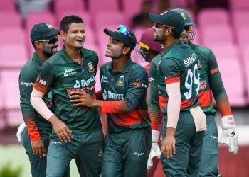 ওয়ানডেতে বাঘের গর্জন, উড়ছে বাংলাদেশ