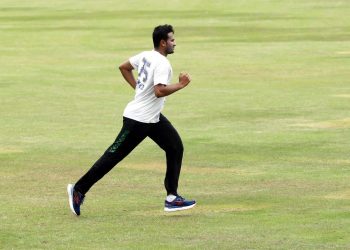 মিরপুরের মাঠে অধিনায়ক সাকিব