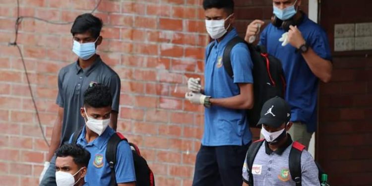 বাংলাদেশ অনূর্ধ্ব ১৯ দলে ৩০ সদস্য