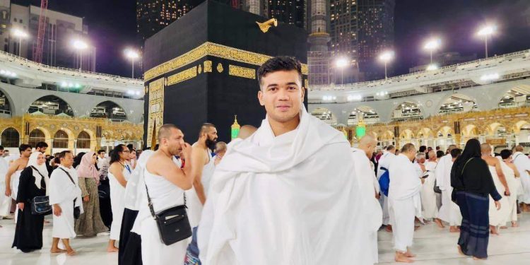 ওমরাহ করতে গেলেন তাসকিন