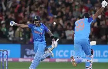 বিরাট বীরত্বে পাকিস্তানকে হারাল ভারত