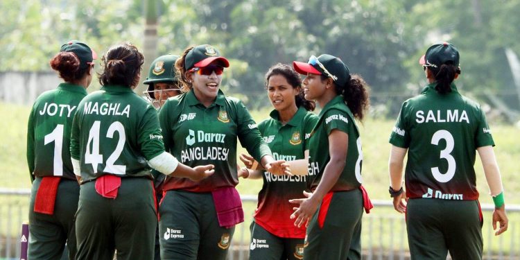 হেসে খেলে জিতলো বাংলাদেশ